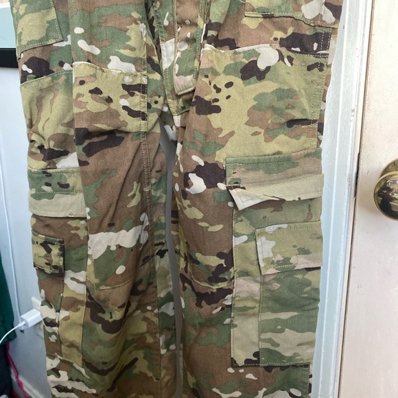 Camouflage Cargo Pants - Picture 4 of 7